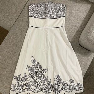 Black & white cotton strapless dress
